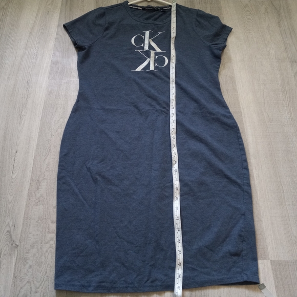 Calvin Klein Jeans T-shirt dress - Picture 5 of 9